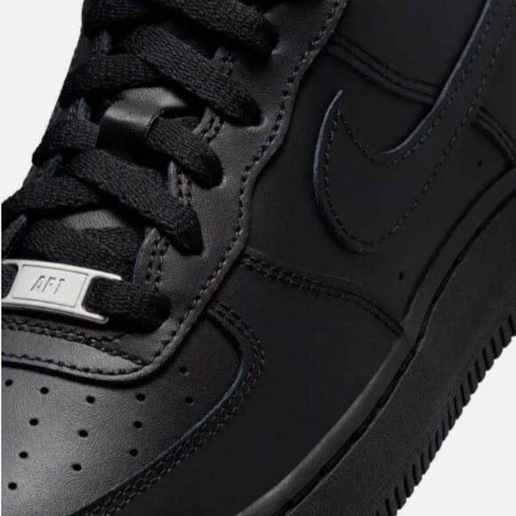 Nike Air Force 1 LE Grade School Triple Black Sneakers *NEW* - Picture 7 of 7